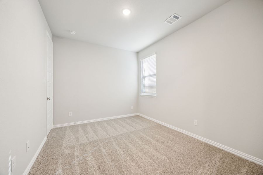 Spacious, unfurnished interior of a new home in Avondale, Fate (Image 27).
