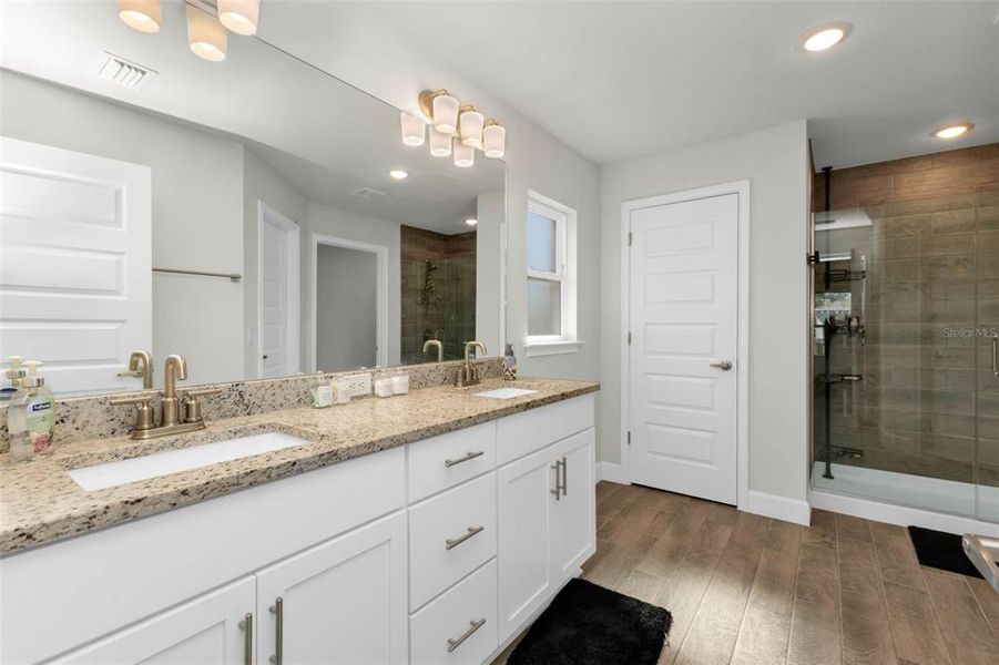 Furnished interior view inside a new home in , Punta Gorda (Image 33).