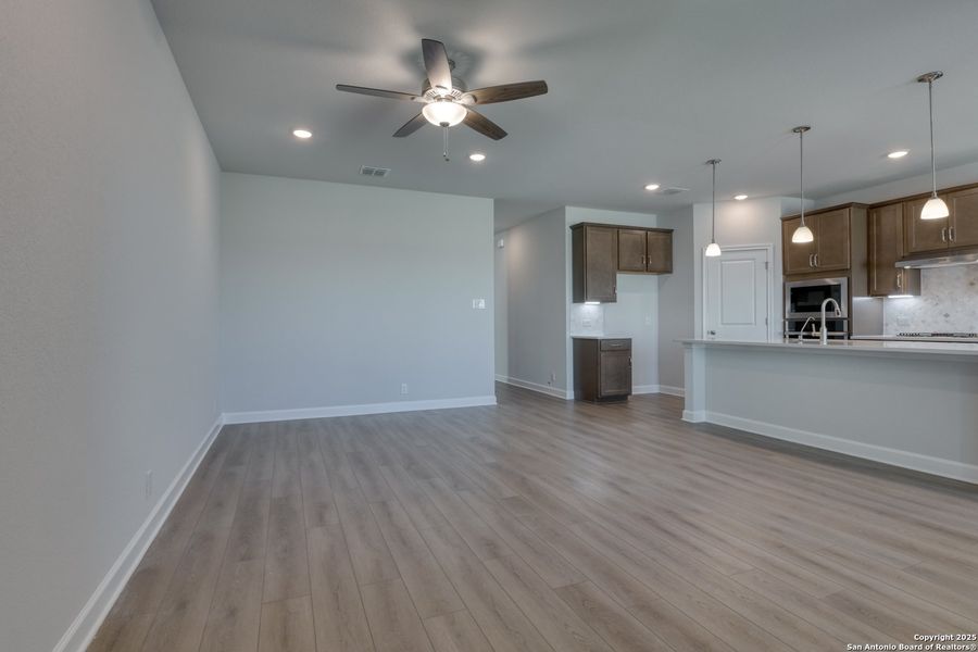 Spacious, unfurnished interior of a new home in Enclave at Hennersby Hollow 50's, San Antonio (Image 16). Spacious, unfurnished interior of a new home in Enclave at Hennersby Hollow 50's, San Antonio (Image 16).