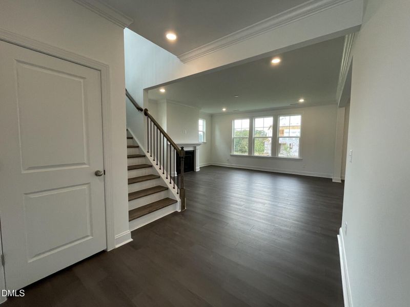 Entryway_1of1 Entryway_1of1