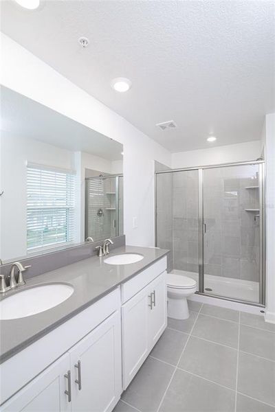 Furnished interior view inside a new home in , Orlando (Image 13).