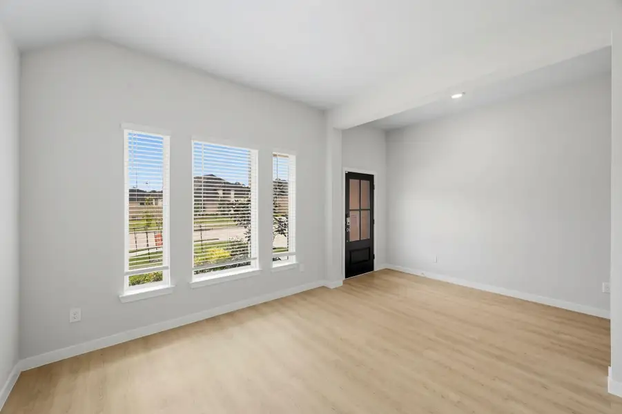 Spacious, unfurnished interior of a new home in Audubon, Magnolia (Image 19).