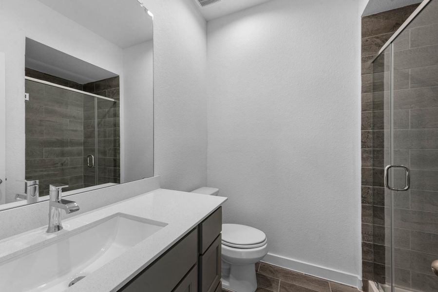 Furnished interior view inside a new home in Huntington Place, Rosharon (Image 8).