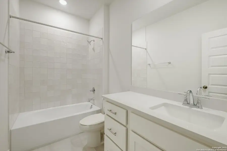 Furnished interior view inside a new home in Crown Ridge Manor, San Antonio (Image 10). Furnished interior view inside a new home in Crown Ridge Manor, San Antonio (Image 10).