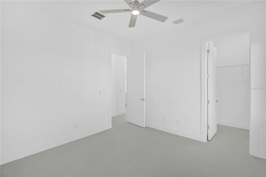 Spacious, unfurnished interior of a new home in , Port Charlotte (Image 41).