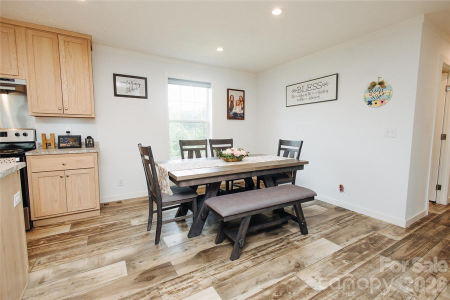 Furnished interior view inside a new home in , Nebo (Image 23).