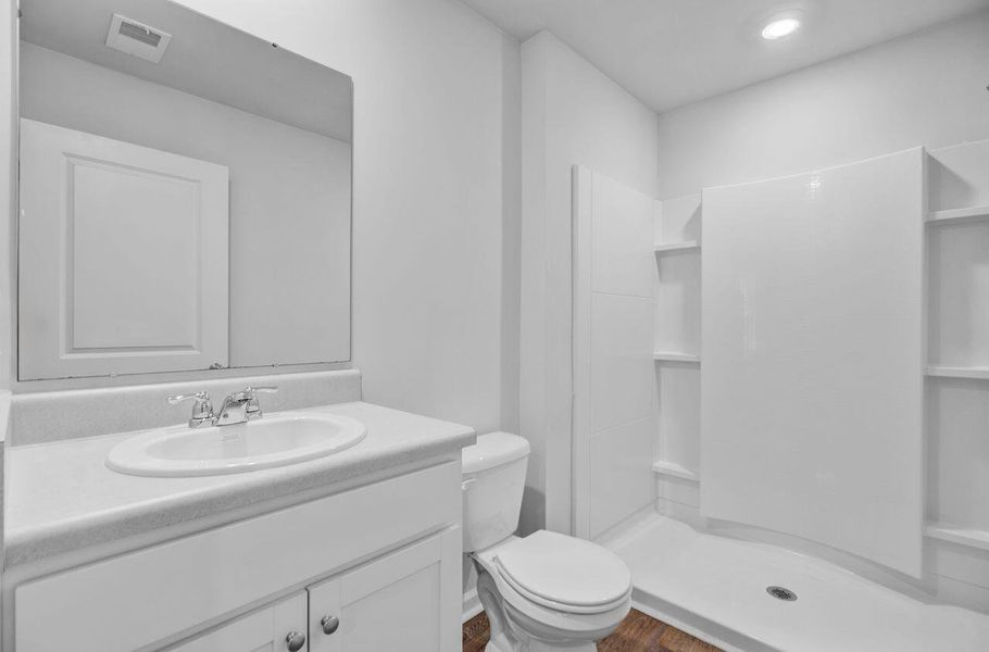 Furnished interior view inside a new home in Stone Ridge, Moncks Corner (Image 10).