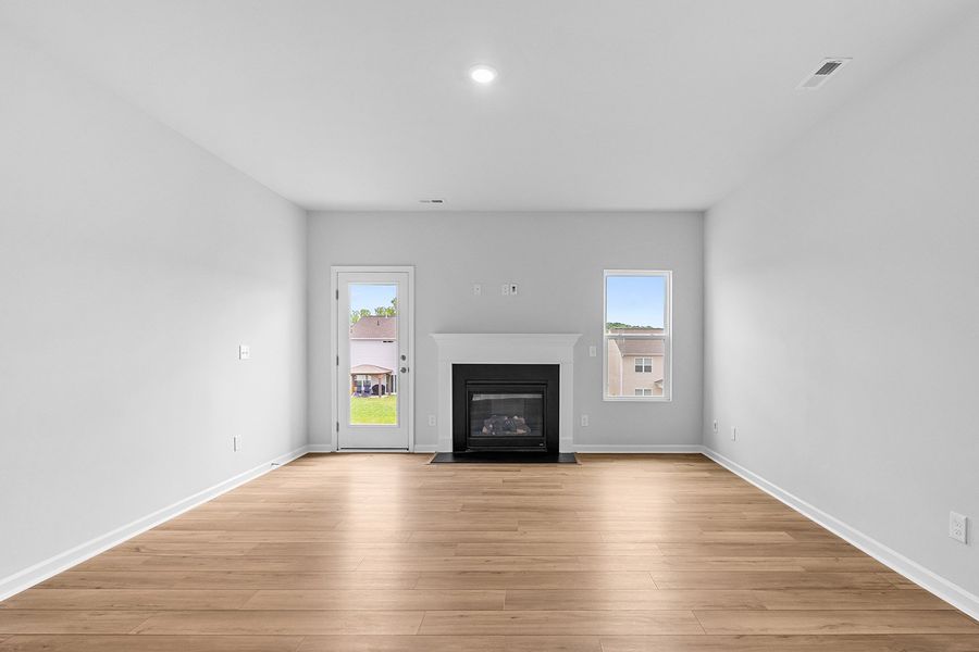 Spacious, unfurnished interior of a new home in Hanes Lake, Winston-Salem (Image 21).