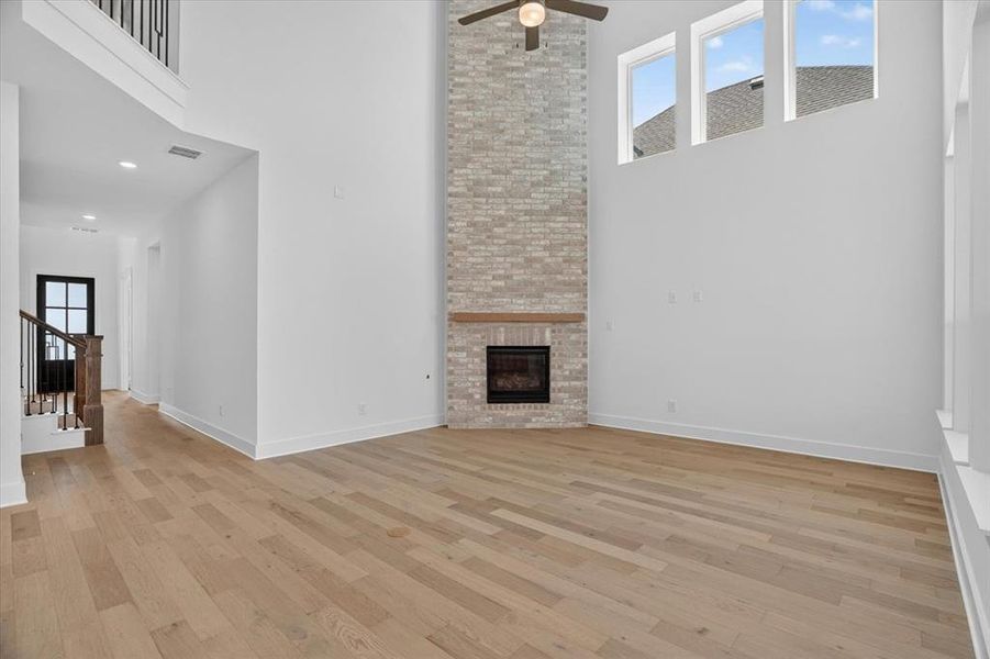 Spacious, unfurnished interior of a new home in Tavolo Park, Fort Worth (Image 12).