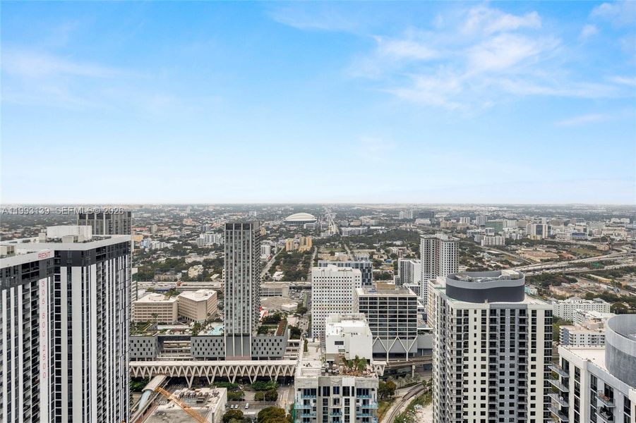 Condo located in Miami, FL showcasing its design and architecture (Image 19). Condo located in Miami, FL showcasing its design and architecture (Image 19).