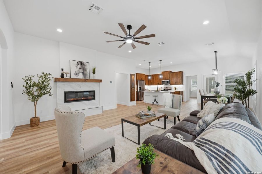Furnished interior view inside a new home in , Canyon Lake (Image 12).