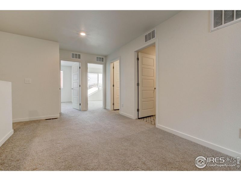 Spacious, unfurnished interior of a new home in , Johnstown (Image 27).