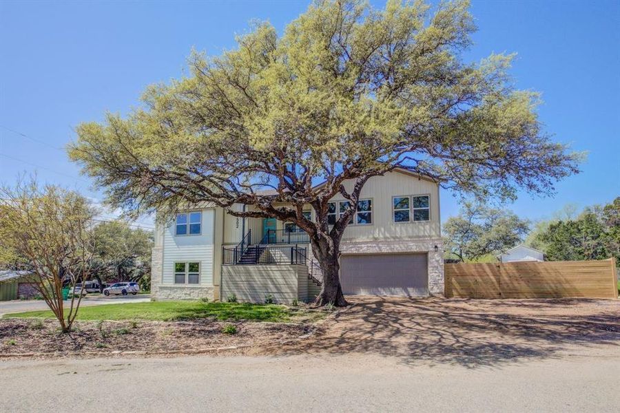 View of front showing heritage live oak