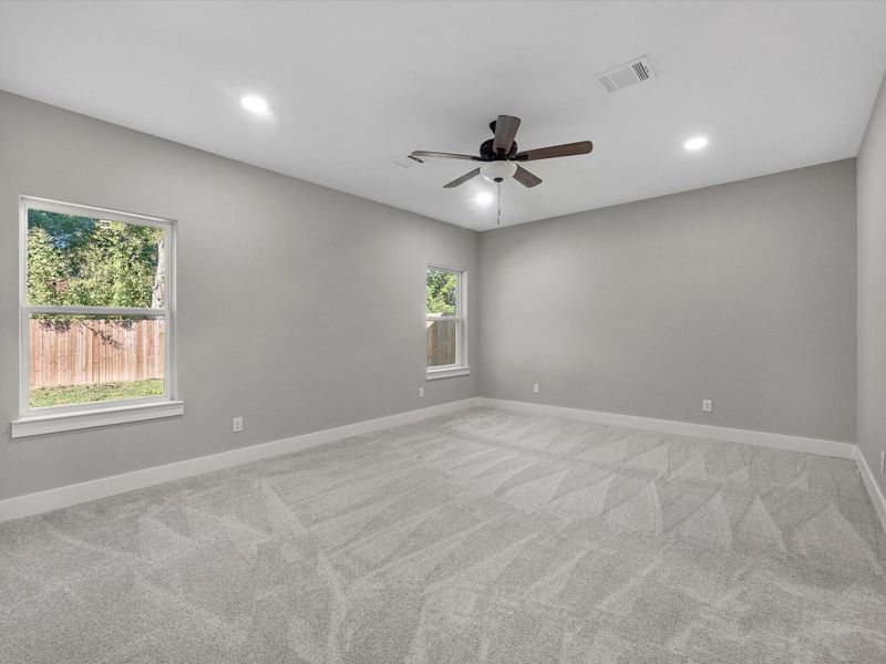 Spacious, unfurnished interior of a new home in , Houston (Image 16).