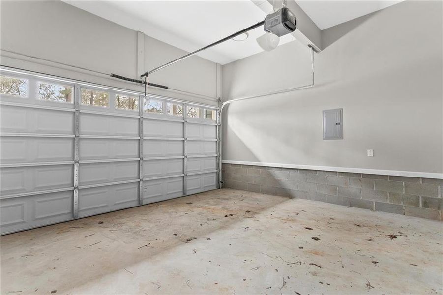 Spacious, unfurnished interior of a new home in , Stockbridge (Image 25).