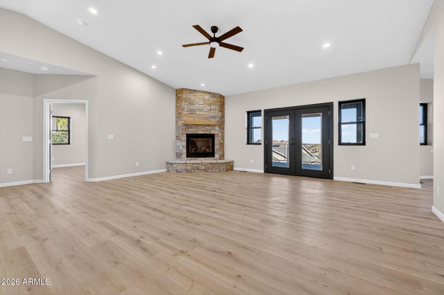 9-web-or-mls-2108-lakewood-dr 9-web-or-mls-2108-lakewood-dr