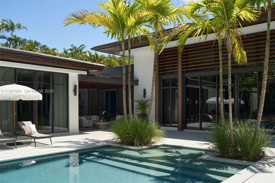 Community amenities in , Pinecrest (Image 47).