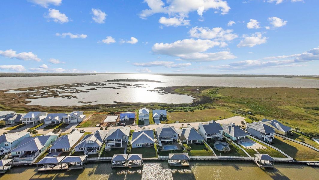 Aerial view of the Grand Cay Harbour community in Texas City, TX, showing layout and nearby surroundings (Image 18). Aerial view of the Grand Cay Harbour community in Texas City, TX, showing layout and nearby surroundings (Image 18).