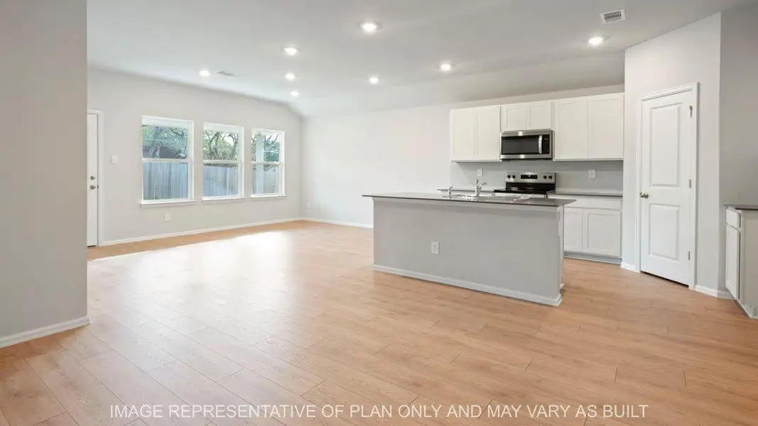 Image 19 representing the Easton by D.R. Horton in Wilkins Valley, Brenham, TX.