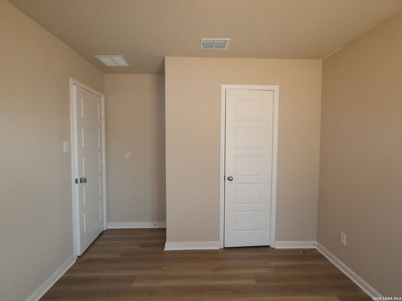 Spacious, unfurnished interior of a new home in Jordan's Ranch, San Antonio (Image 34).