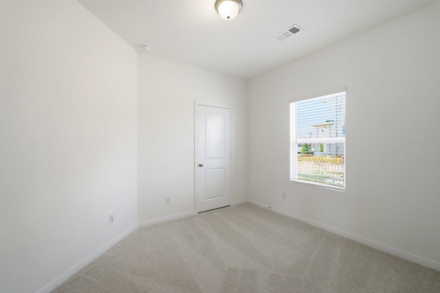 Spacious, unfurnished interior of a new home in Westridge, McKinney (Image 42).