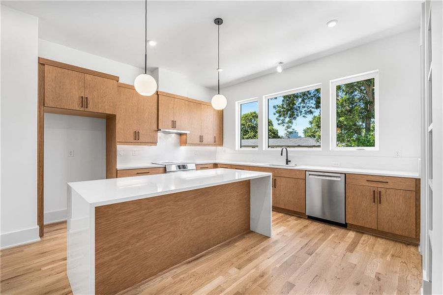 Furnished interior view inside a new home in , Atlanta (Image 16).