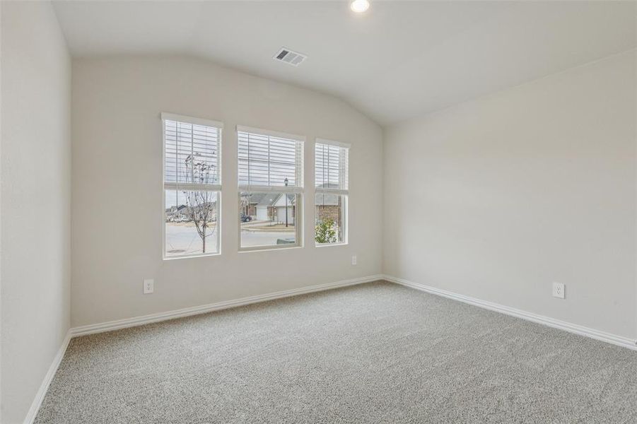 Spacious, unfurnished interior of a new home in Westmoor, Sherman (Image 22).