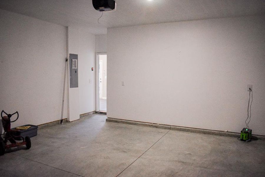 Spacious, unfurnished interior of a new home in , Dallas (Image 63). Spacious, unfurnished interior of a new home in , Dallas (Image 63).