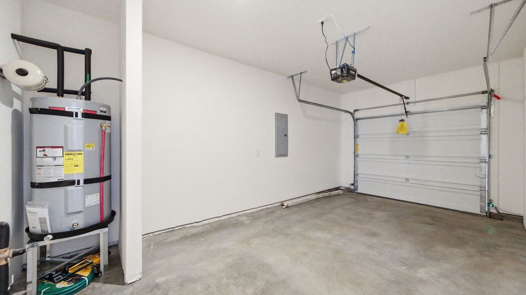 Spacious, unfurnished interior of a new home in The Arbor Townhomes, Kingsport (Image 26).