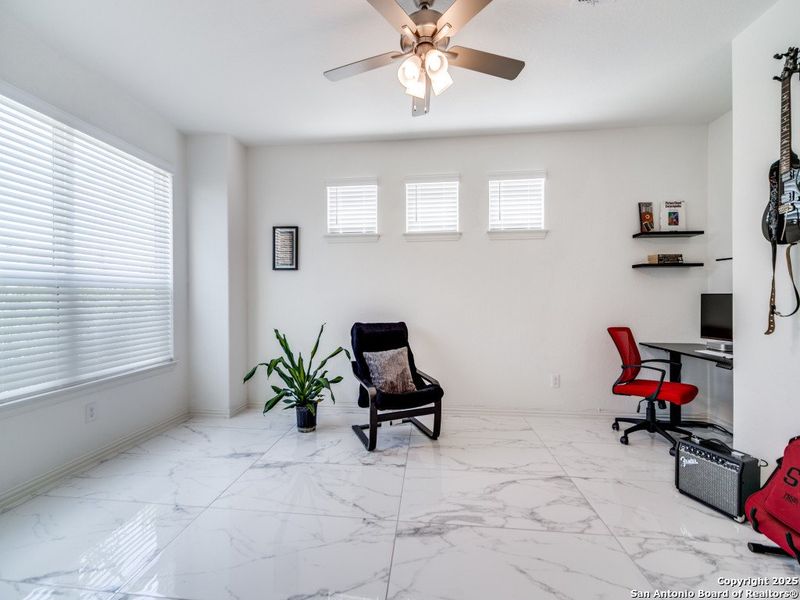 Furnished interior view inside a new home in Regent Park, Boerne (Image 3).