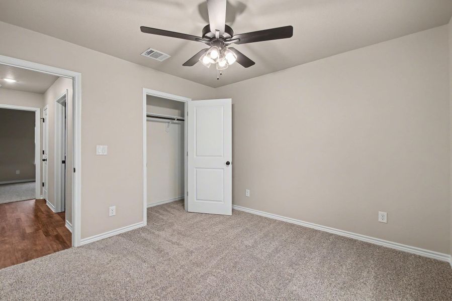 Spacious, unfurnished interior of a new home in , Burnet (Image 20).