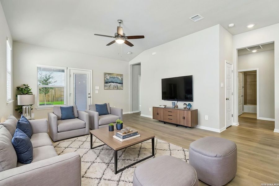 Furnished interior view inside a new home in Thomas Pond, San Antonio (Image 8). Furnished interior view inside a new home in Thomas Pond, San Antonio (Image 8).