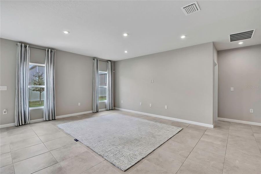 Spacious, unfurnished interior of a new home in , Sumterville (Image 41).