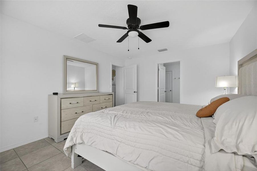 Furnished interior view inside a new home in North Park Isle, Plant City (Image 26).