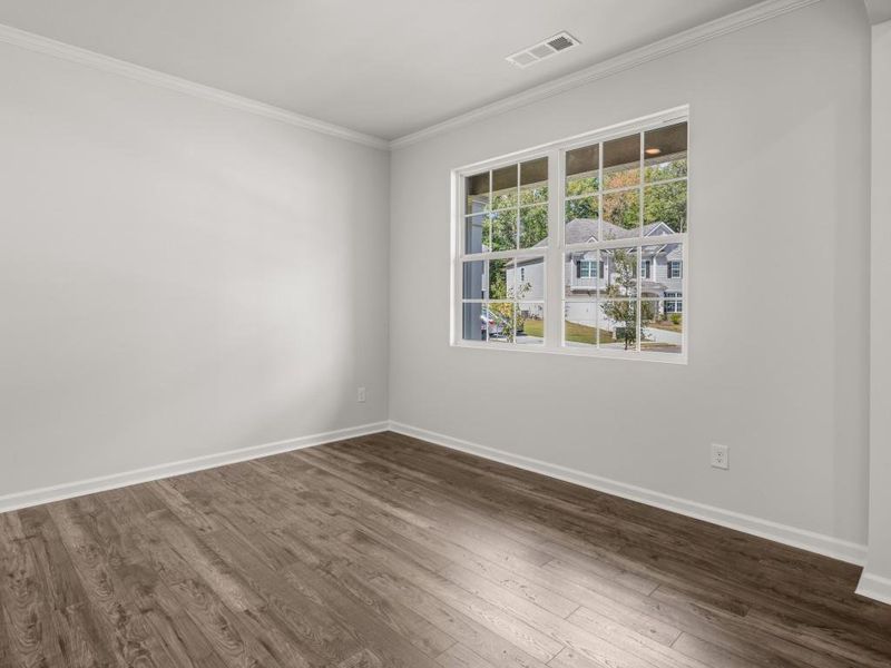 Spacious, unfurnished interior of a new home in Fairhaven, Lithia Springs (Image 16).