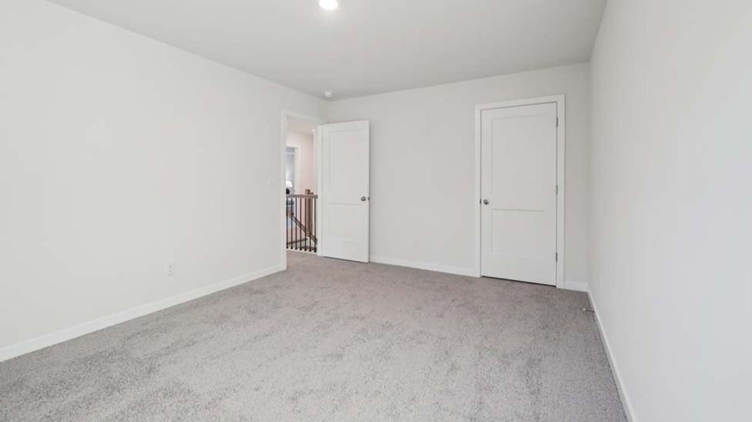 Spacious, unfurnished interior of a new home in Oak Grove Hill, Huntersville (Image 30).