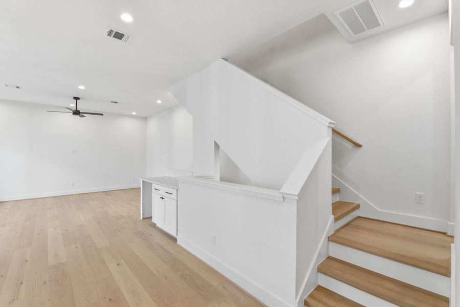 Spacious, unfurnished interior of a new home in , Houston (Image 35).