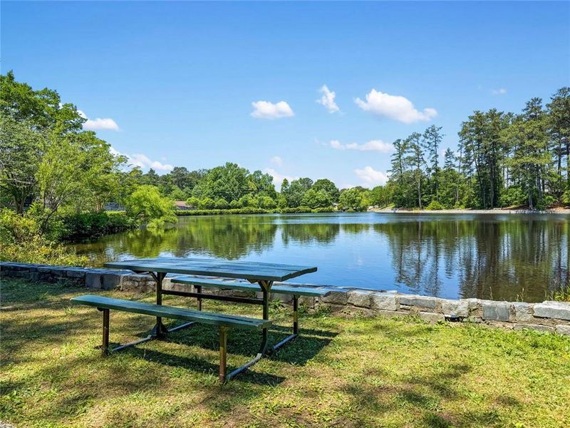 Community amenities in , Snellville (Image 55).