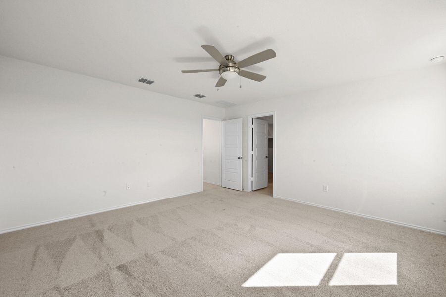 Spacious, unfurnished interior of a new home in Stoney Chase, Del Valle (Image 31).