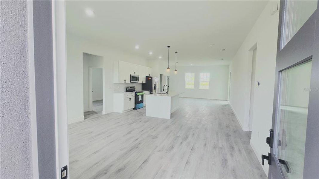 Spacious, unfurnished interior of a new home in , Ocala (Image 40).