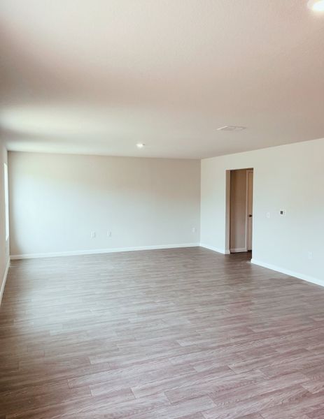 Representative unfurnished interior of a home built from the Sequoia by National HomeCorp in Forest Ridge, Edgefield (Image 10).