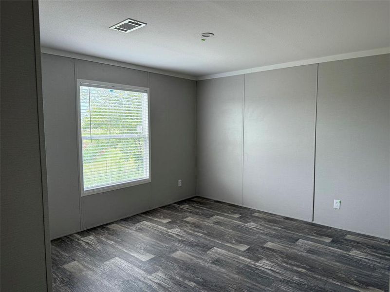 Spacious, unfurnished interior of a new home in , Weatherford (Image 15).