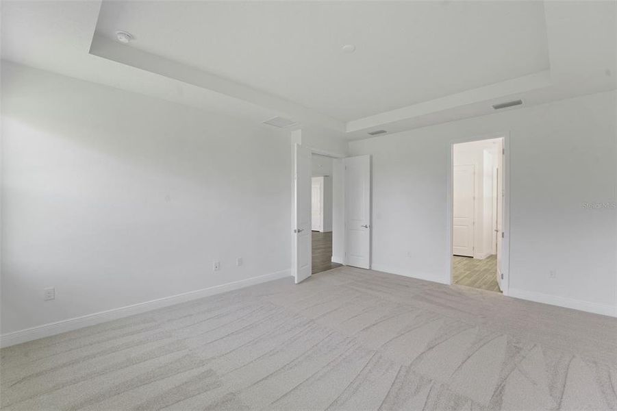 Spacious, unfurnished interior of a new home in Angeline, Land O' Lakes (Image 31).