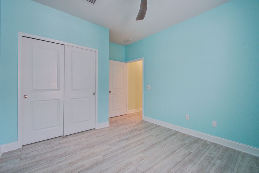 Spacious, unfurnished interior of a new home in , Summerville (Image 27).