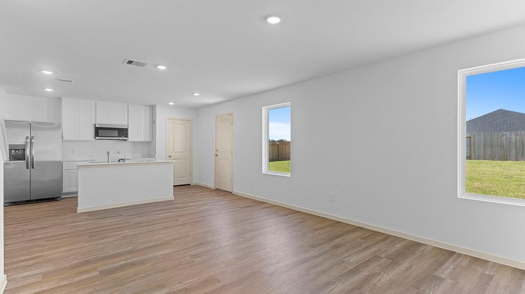 Spacious, unfurnished interior of a new home in Watermark, Alvin (Image 9). Spacious, unfurnished interior of a new home in Watermark, Alvin (Image 9).