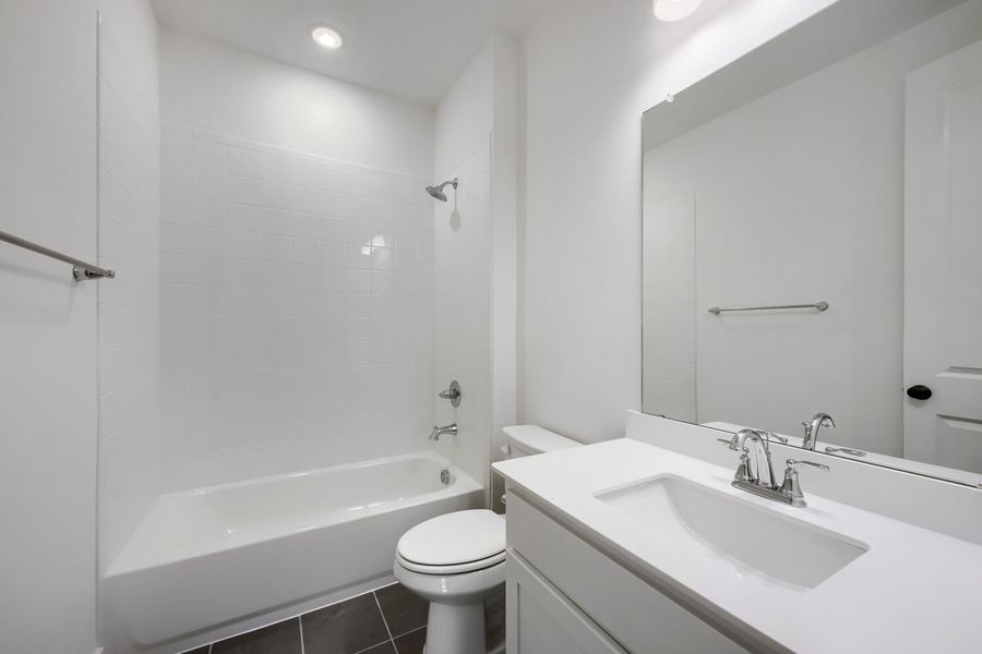 11329 Bratton - Full Bathroom