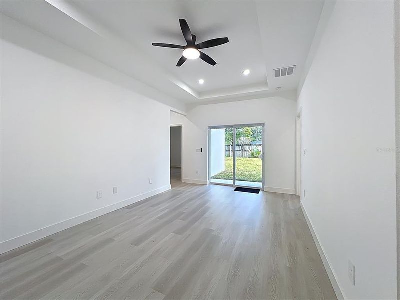 Spacious, unfurnished interior of a new home in , Orlando (Image 52).
