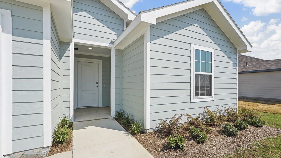 Representative exterior details of a home built from the Elgin by D.R. Horton in Corsicana Commons, Corsicana (Image 2). Representative exterior details of a home built from the Elgin by D.R. Horton in Corsicana Commons, Corsicana (Image 2).