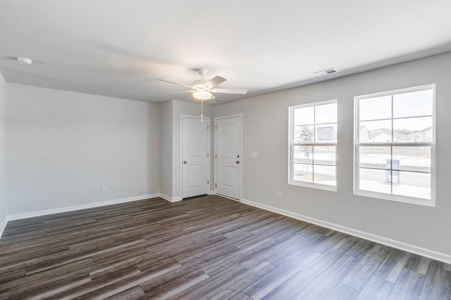 Spacious, unfurnished interior of a new home in Haynes Park, Columbia (Image 16).