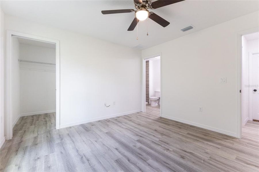 Spacious, unfurnished interior of a new home in , Dunnellon (Image 39). Spacious, unfurnished interior of a new home in , Dunnellon (Image 39).